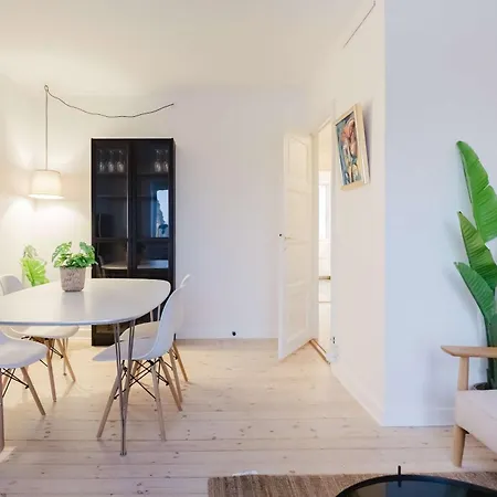 Newly Renovated In Heart Of Amager Lejlighed *